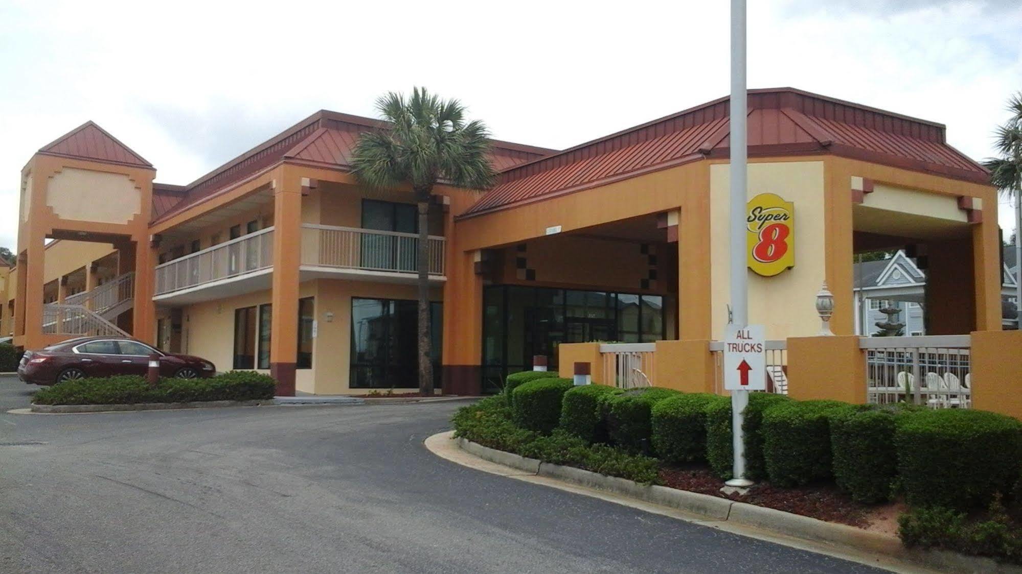 Super 8 By Wyndham Mobile/Tillmans Corner Exterior photo